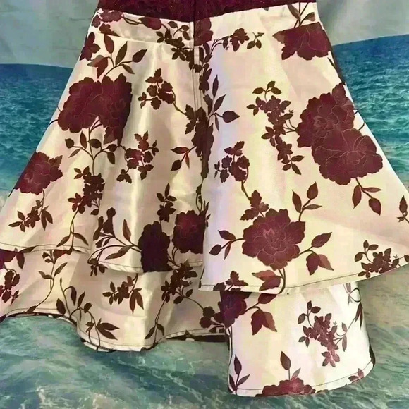 Red and White Floral Formal Knee Length Dress - Picture 10 of 10